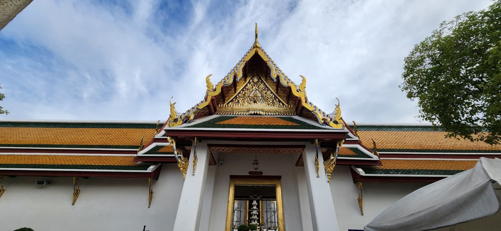 Traditional Thai temple architecture